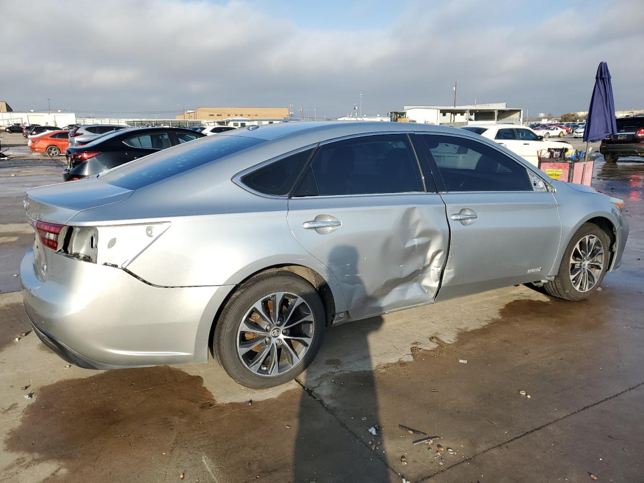 2016 Toyota Avalon - Image 3