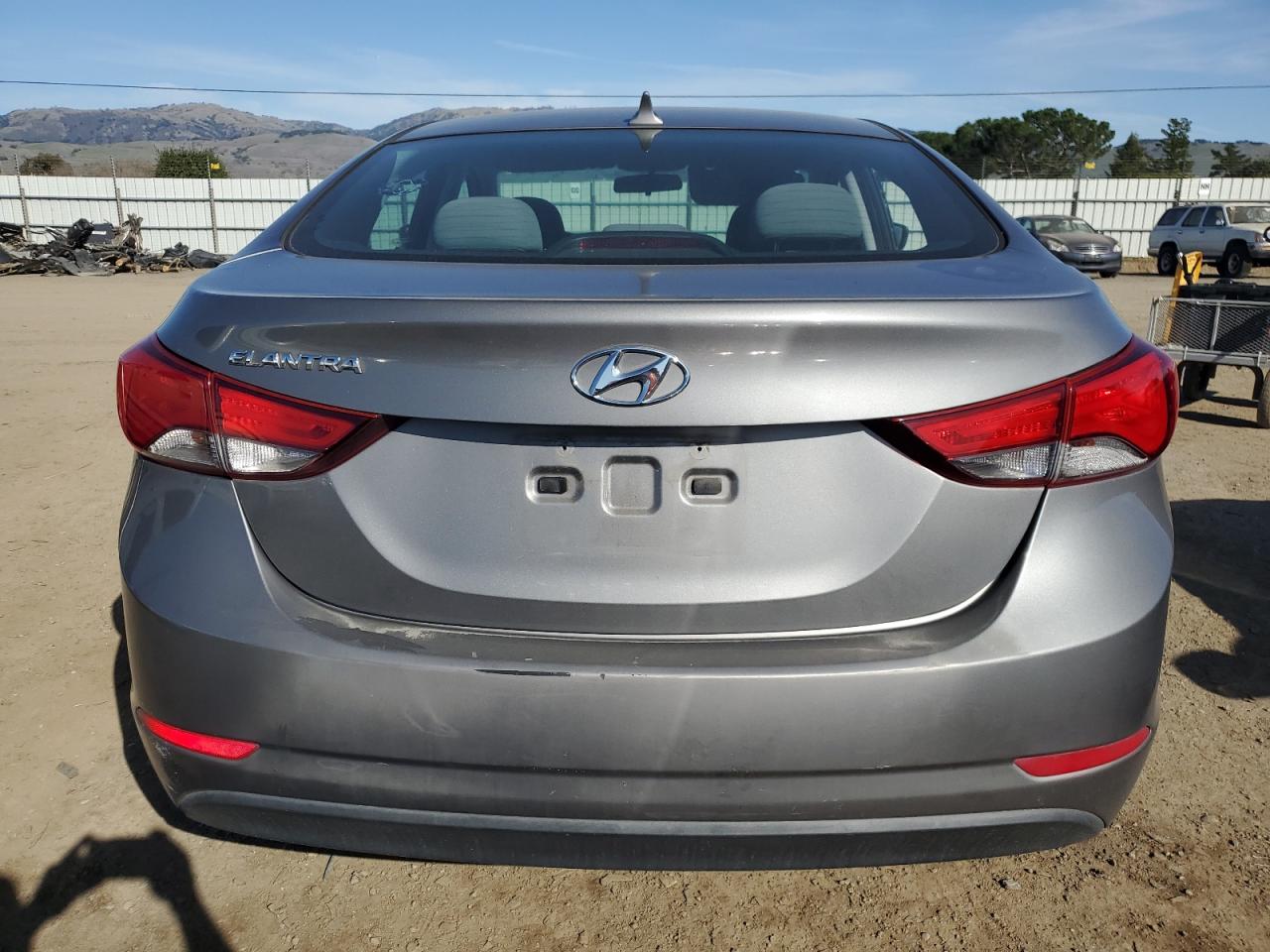 2014 Hyundai Elantra - Image 6