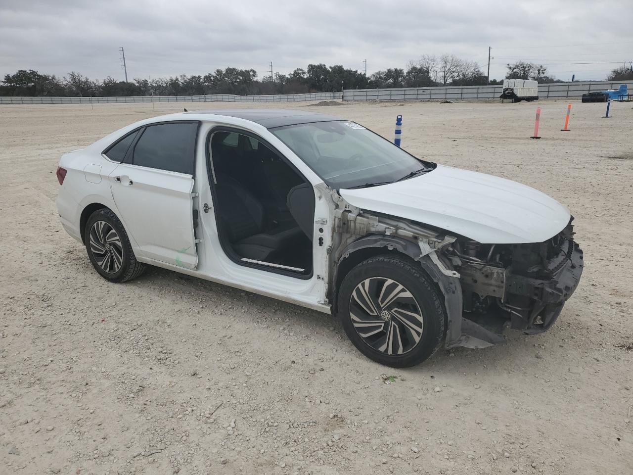 2021 Volkswagen Jetta - Image 4