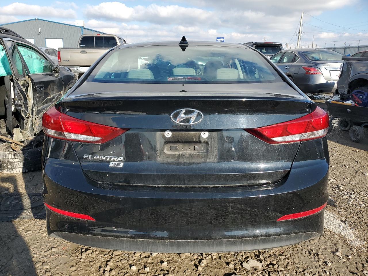 2017 Hyundai Elantra - Image 6