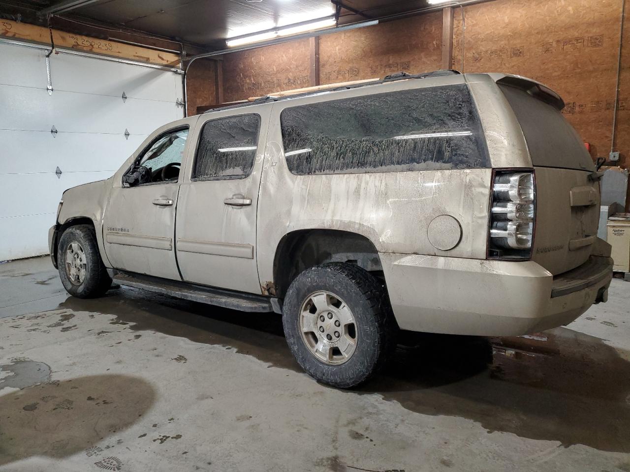 2011 Chevrolet Suburban - Image 2