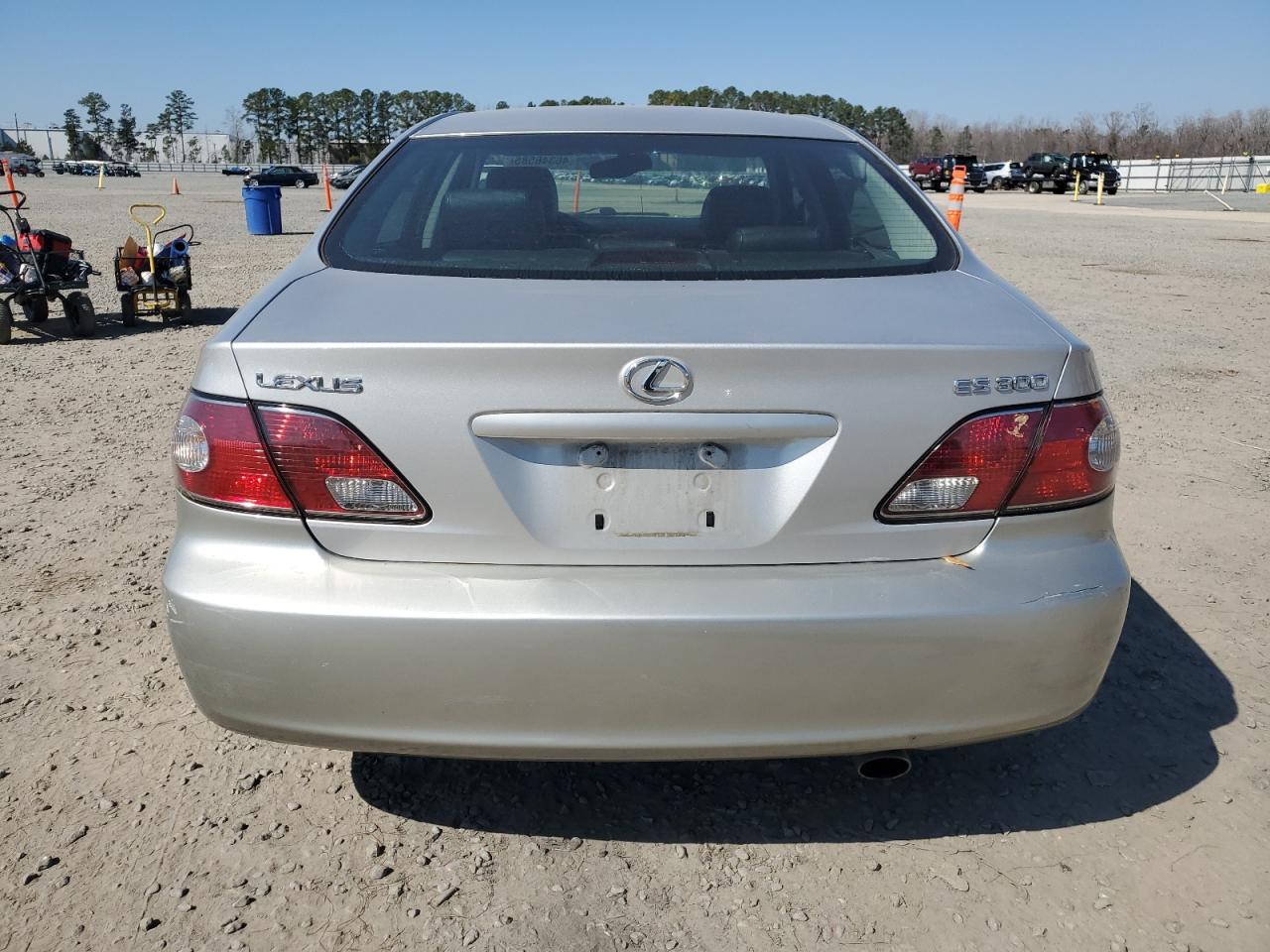 2002 Lexus ES - Image 6