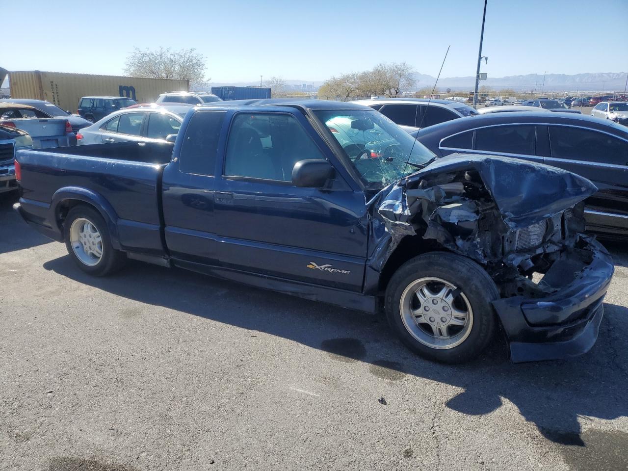 2000 Chevrolet S-10 Pickup - Image 4