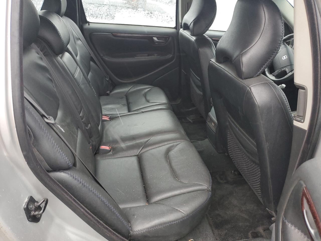 2002 Volvo V70 Xc VIN: YV1SZ58D721063459 Lot: 45158735