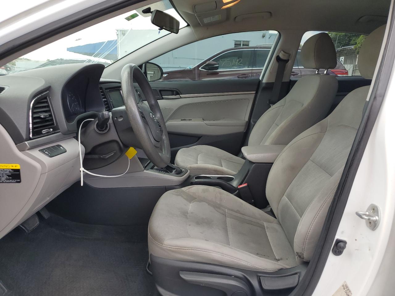 2017 Hyundai Elantra - Image 7