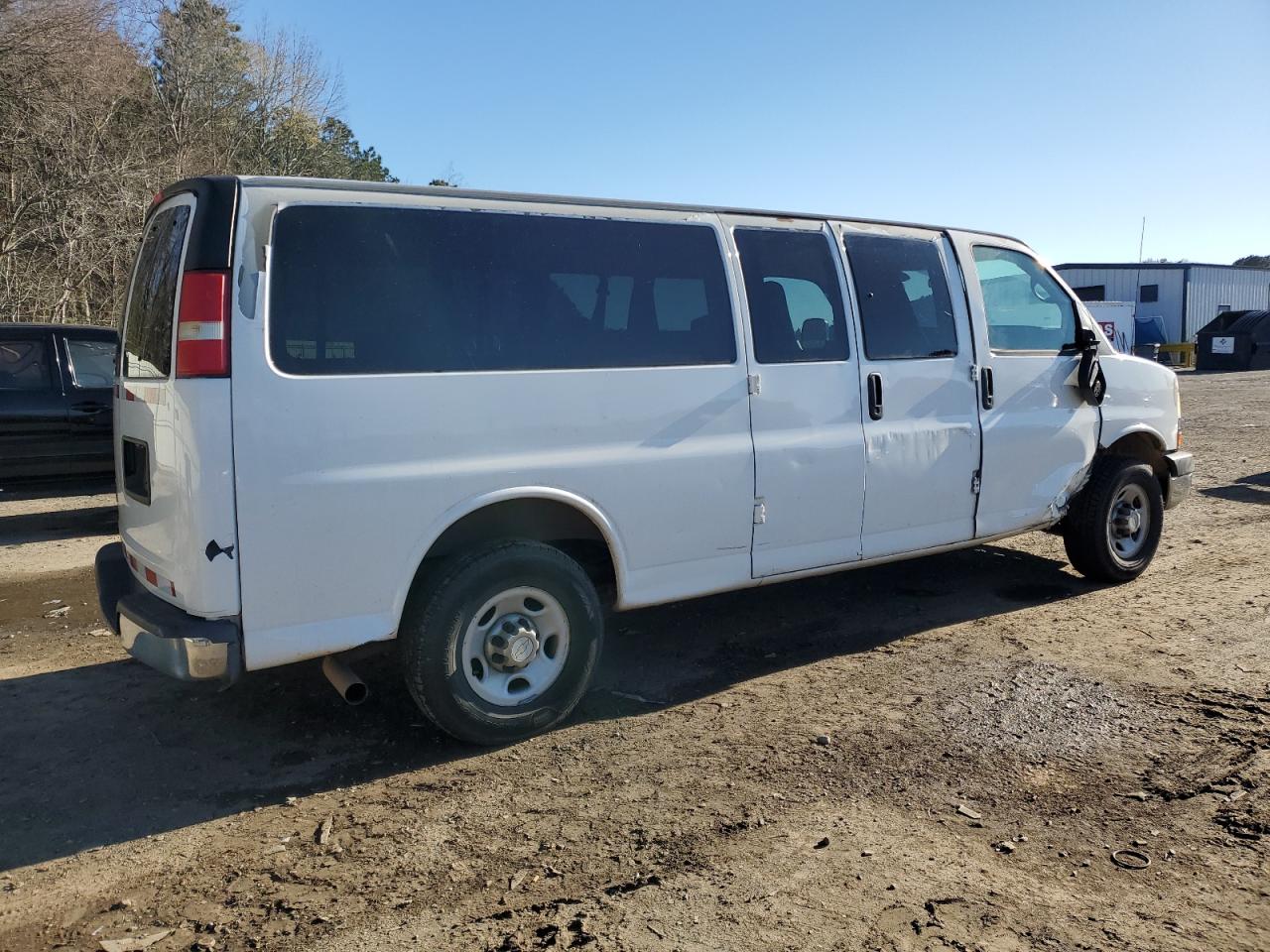 2010 Chevrolet Express - Image 3