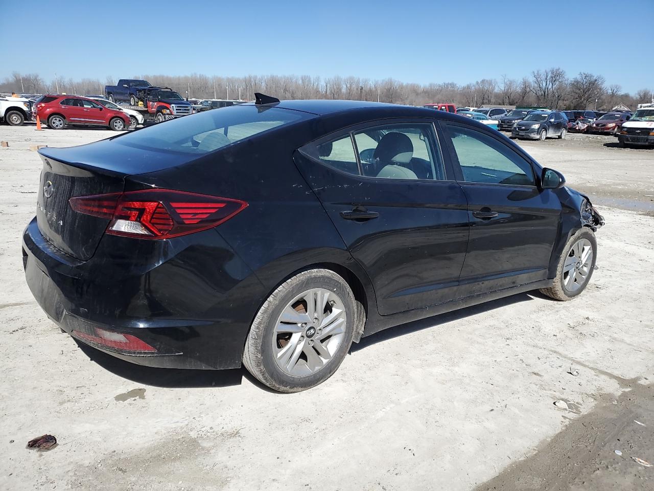 2020 Hyundai Elantra - Image 3