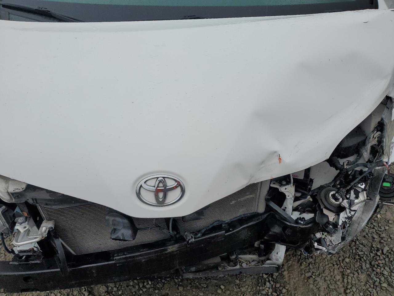 2013 Toyota Sienna - Image 13