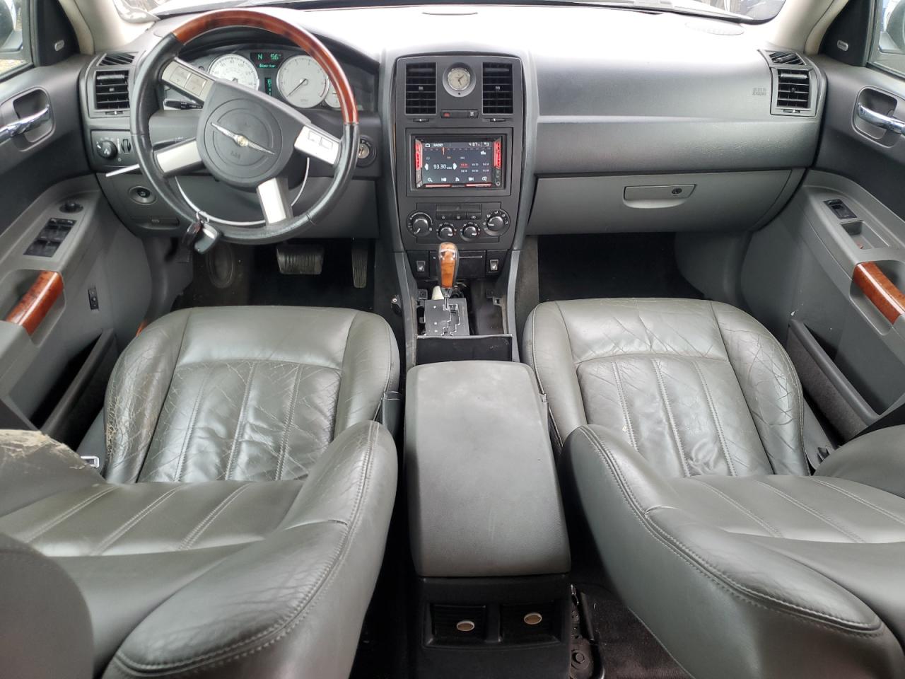 2005 Chrysler 300 - Image 8