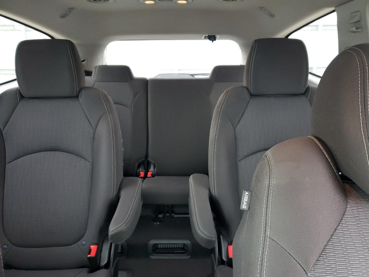 2015 Chevrolet Traverse - Image 10