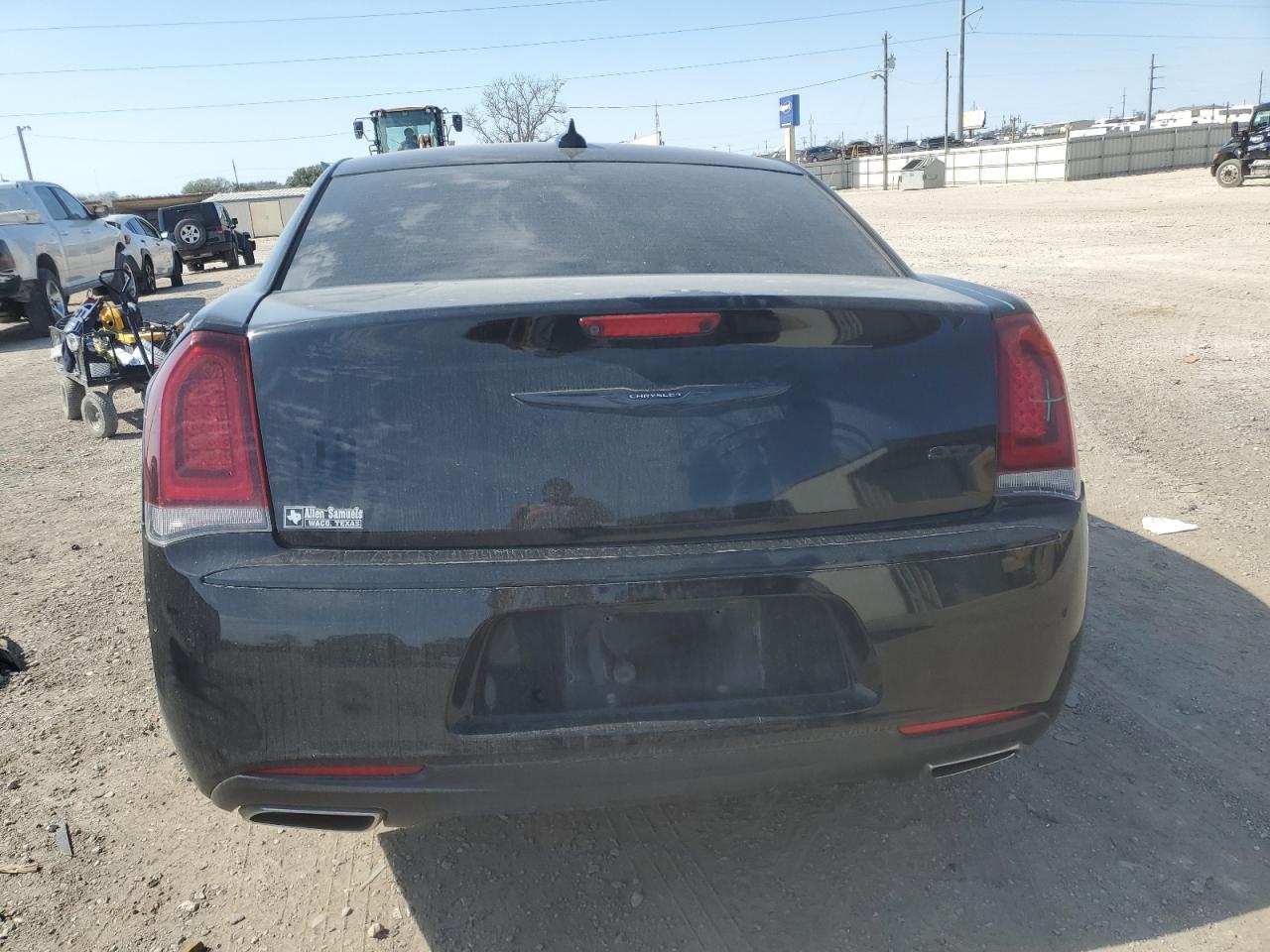 2020 Chrysler 300 - Image 6