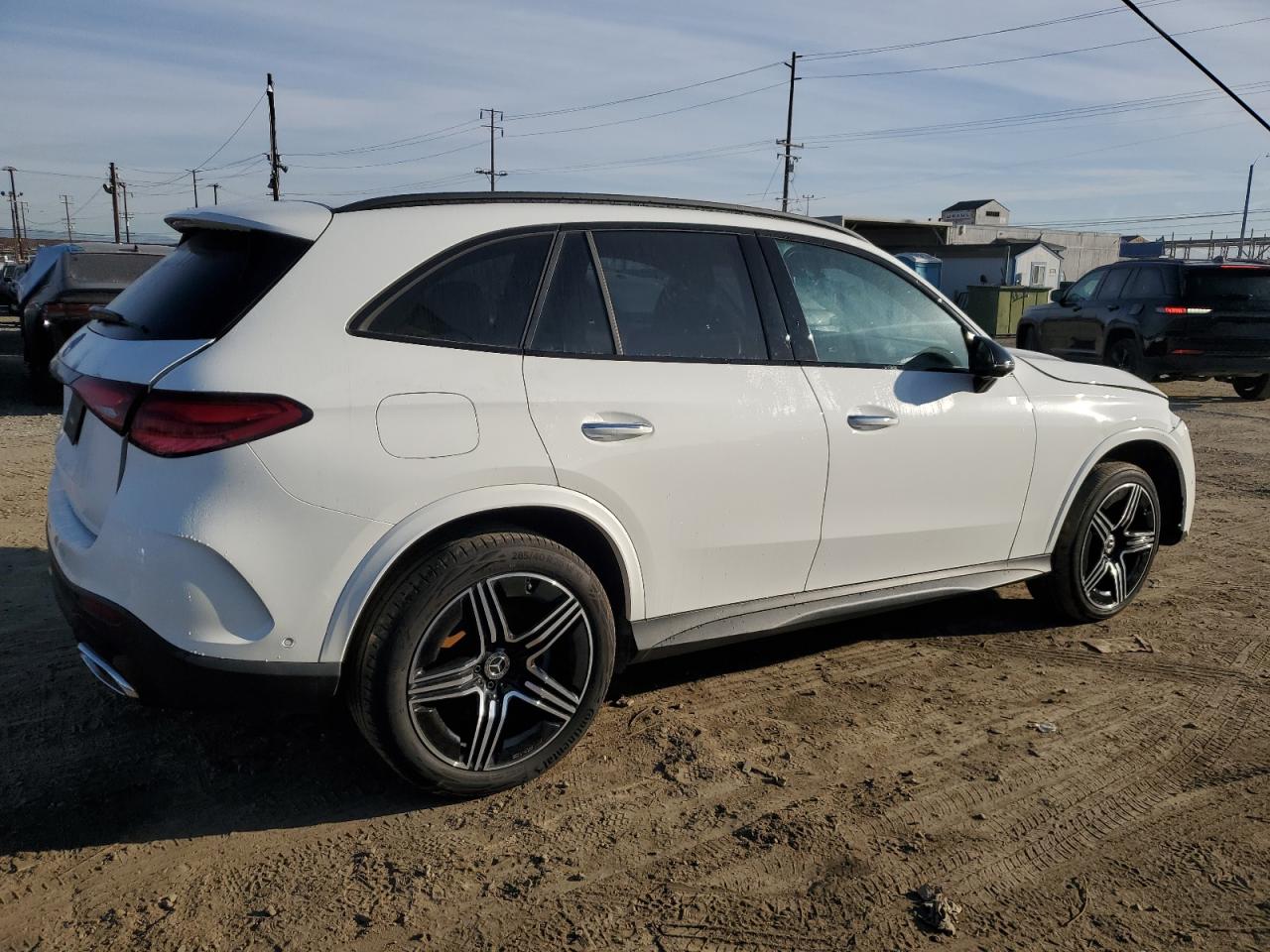 2024 Mercedes-Benz GLC - Image 3