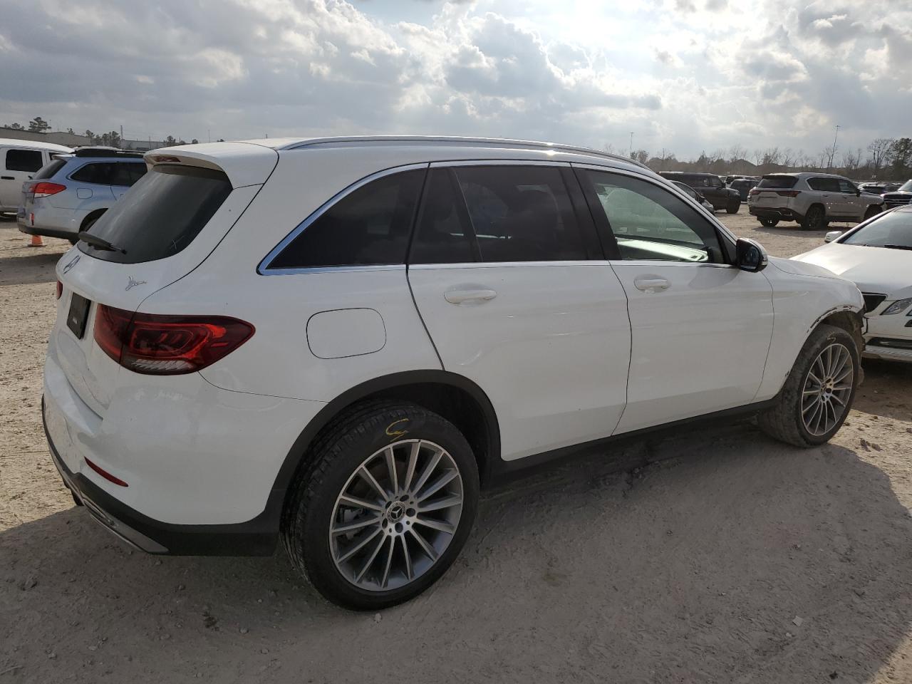2020 Mercedes-Benz GLC - Image 3