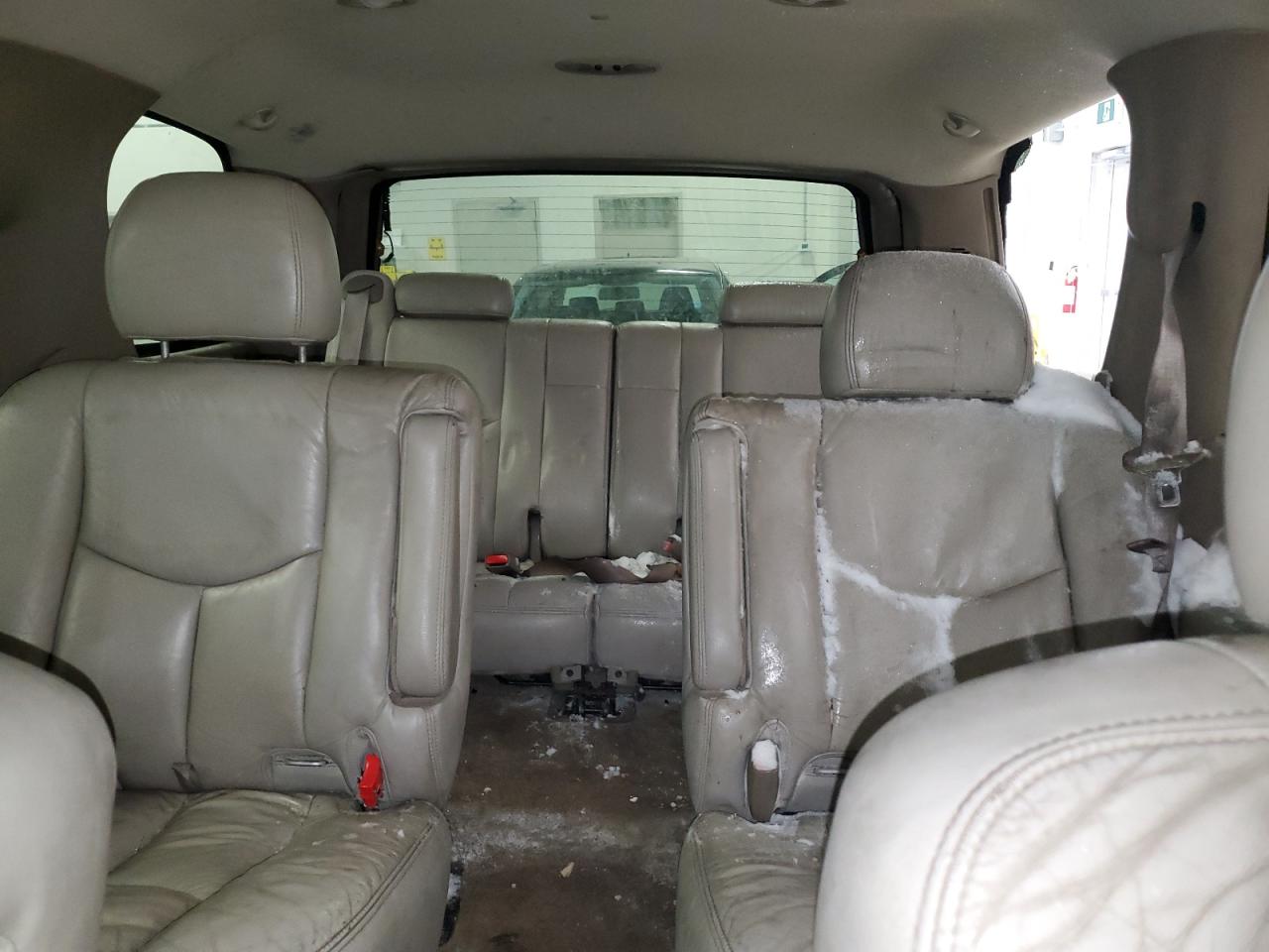 2003 Chevrolet Tahoe - Image 10