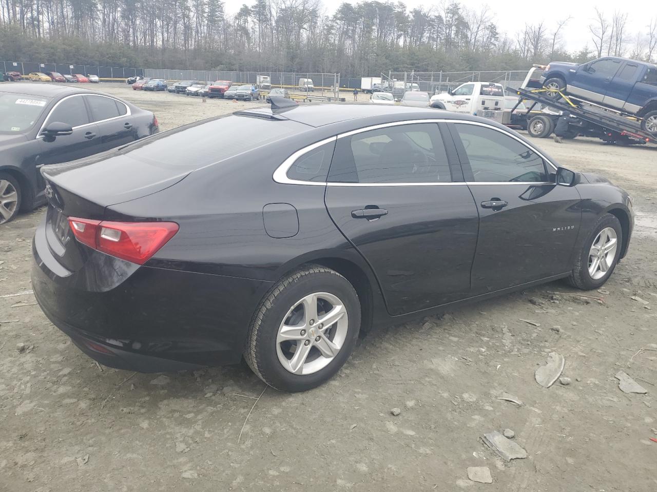 2022 Chevrolet Malibu - Image 3