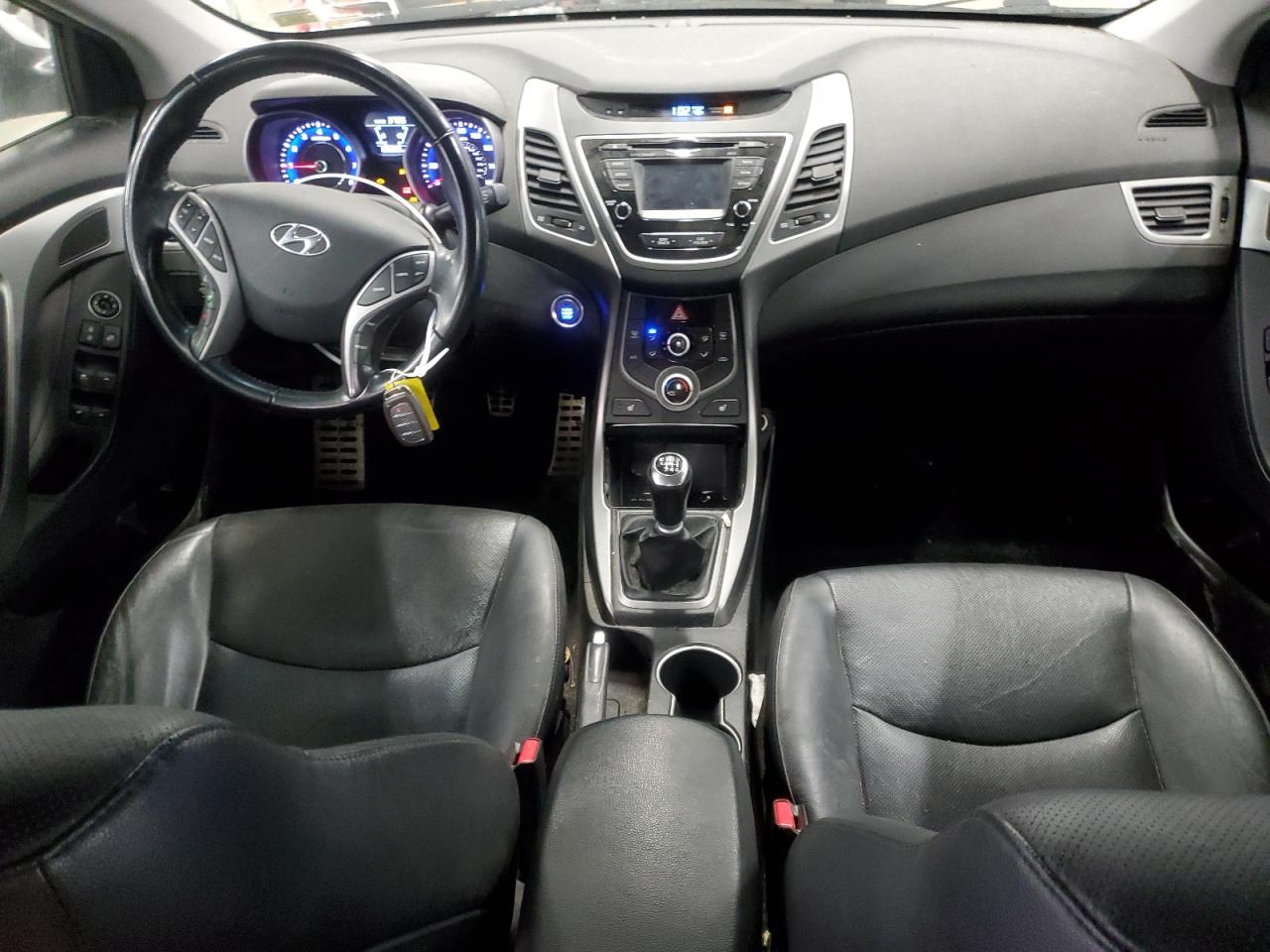 2015 Hyundai Elantra - Image 8