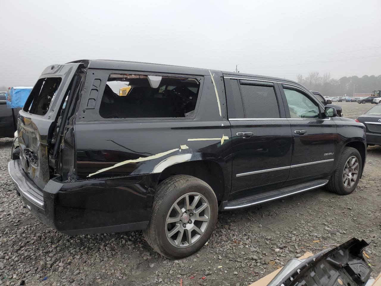 2020 GMC Yukon - Image 3