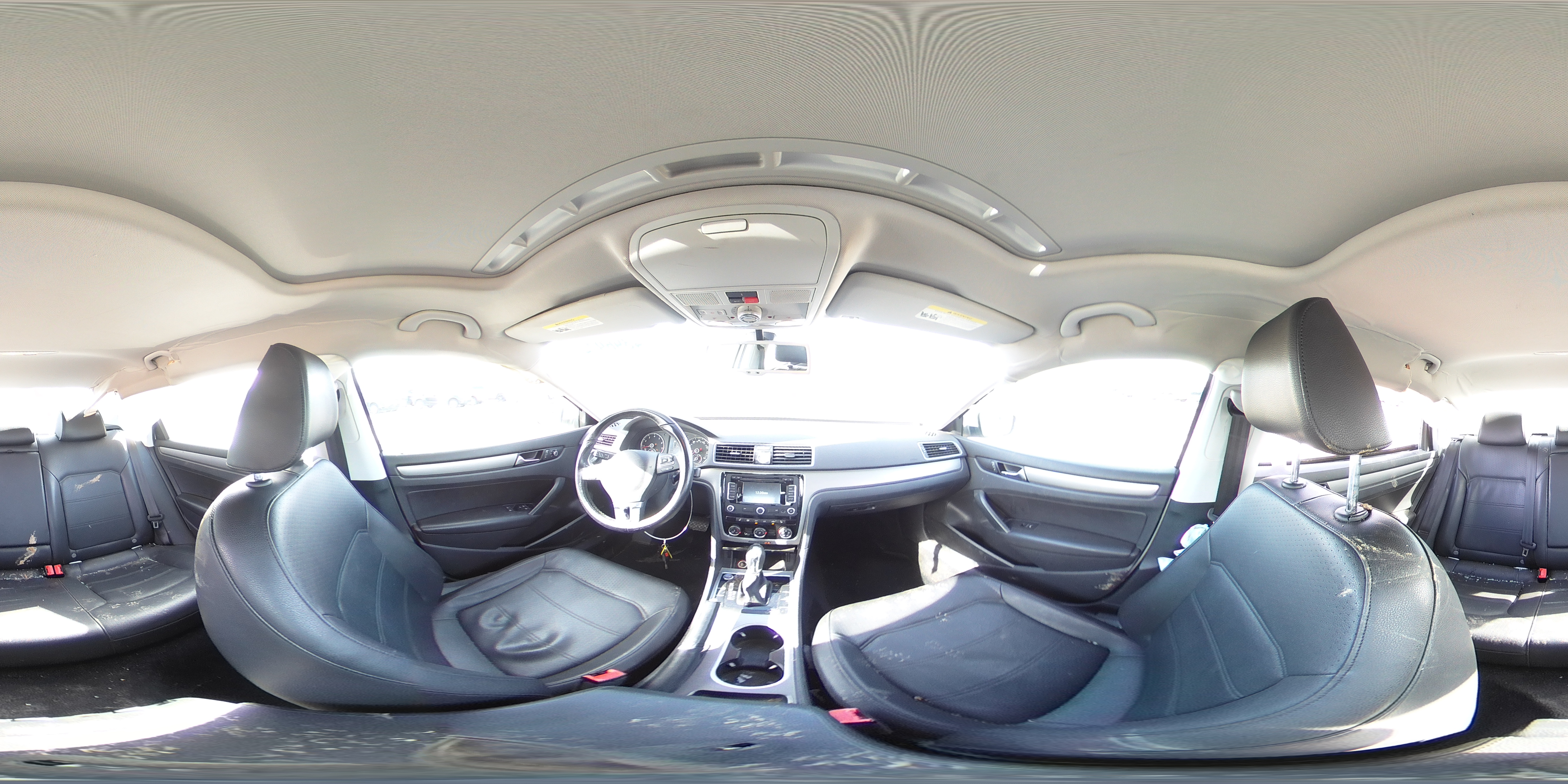 2014 Volkswagen Passat - Image 13