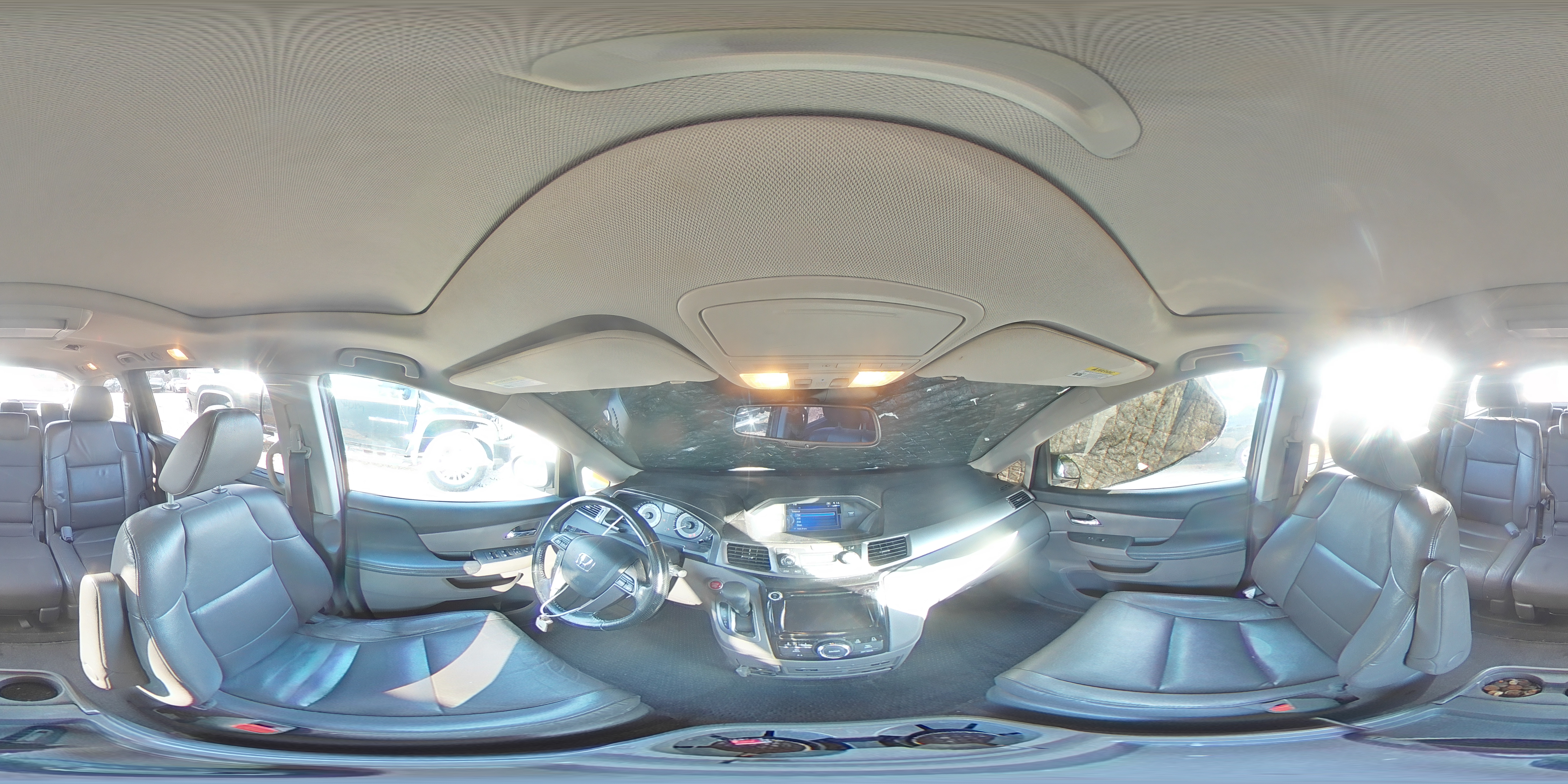 2015 Honda Odyssey - Image 14