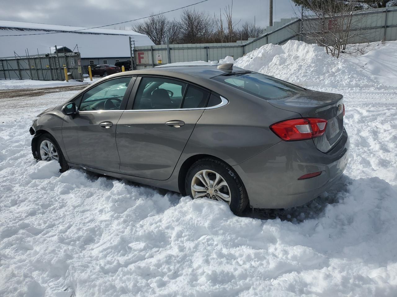 2019 Chevrolet Cruze - Image 2
