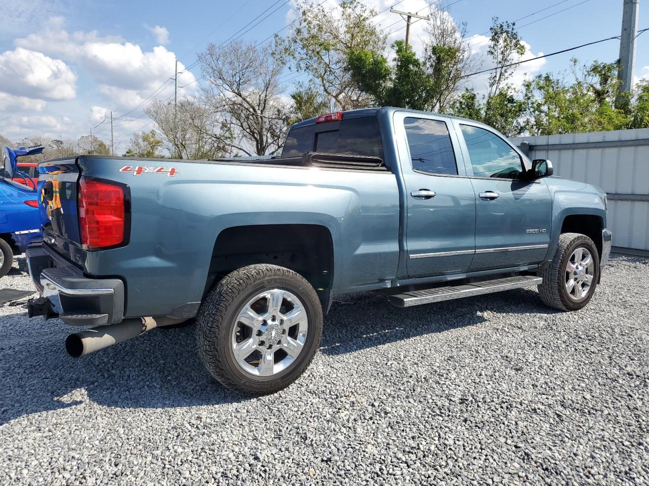 2015 Chevrolet Silverado - Image 3