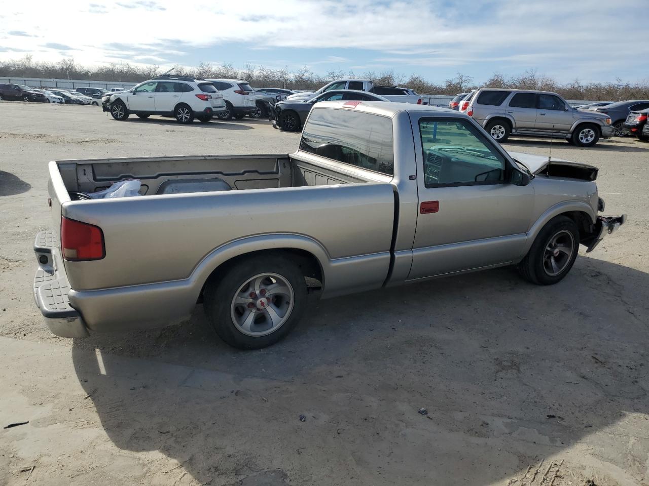 1998 Chevrolet S-10 Pickup - Image 3