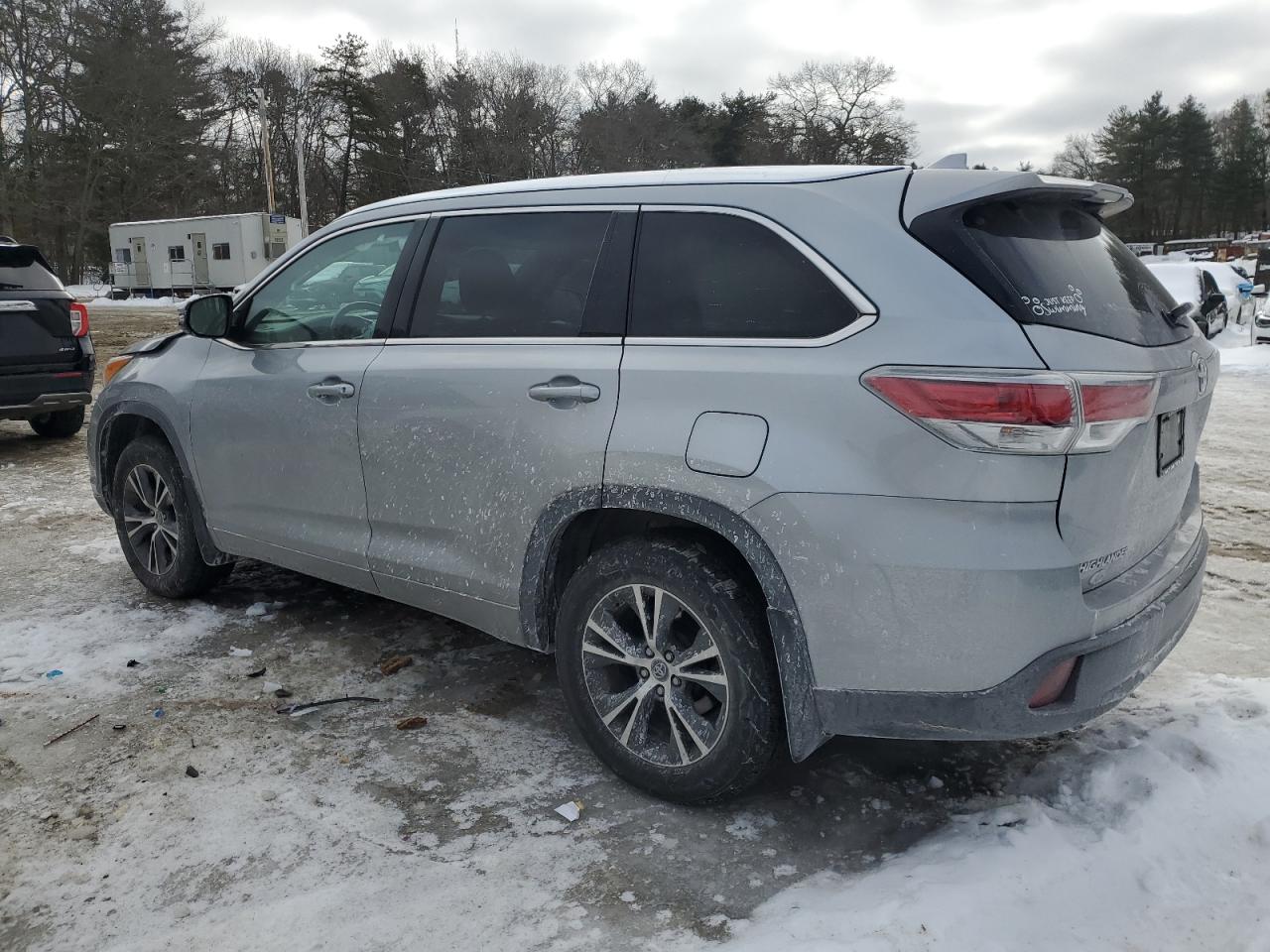 2016 Toyota Highlander - Image 2