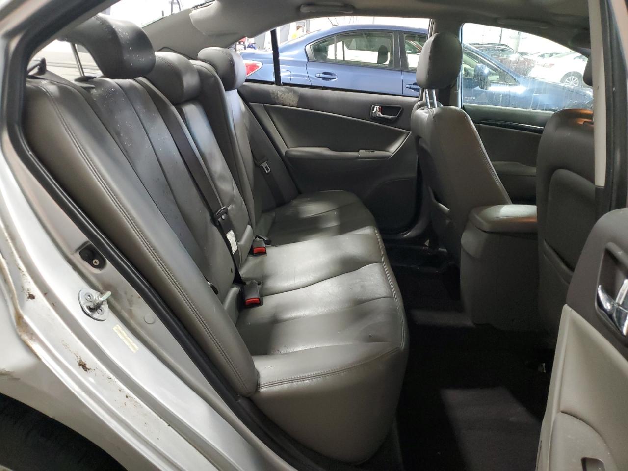 2009 Hyundai Sonata - Image 10