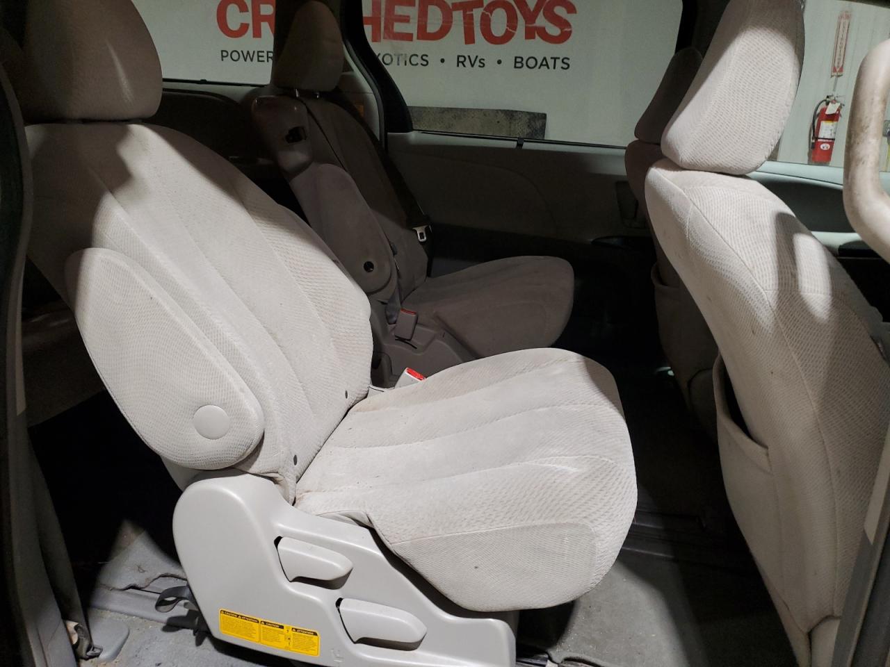 2014 Toyota Sienna - Image 11