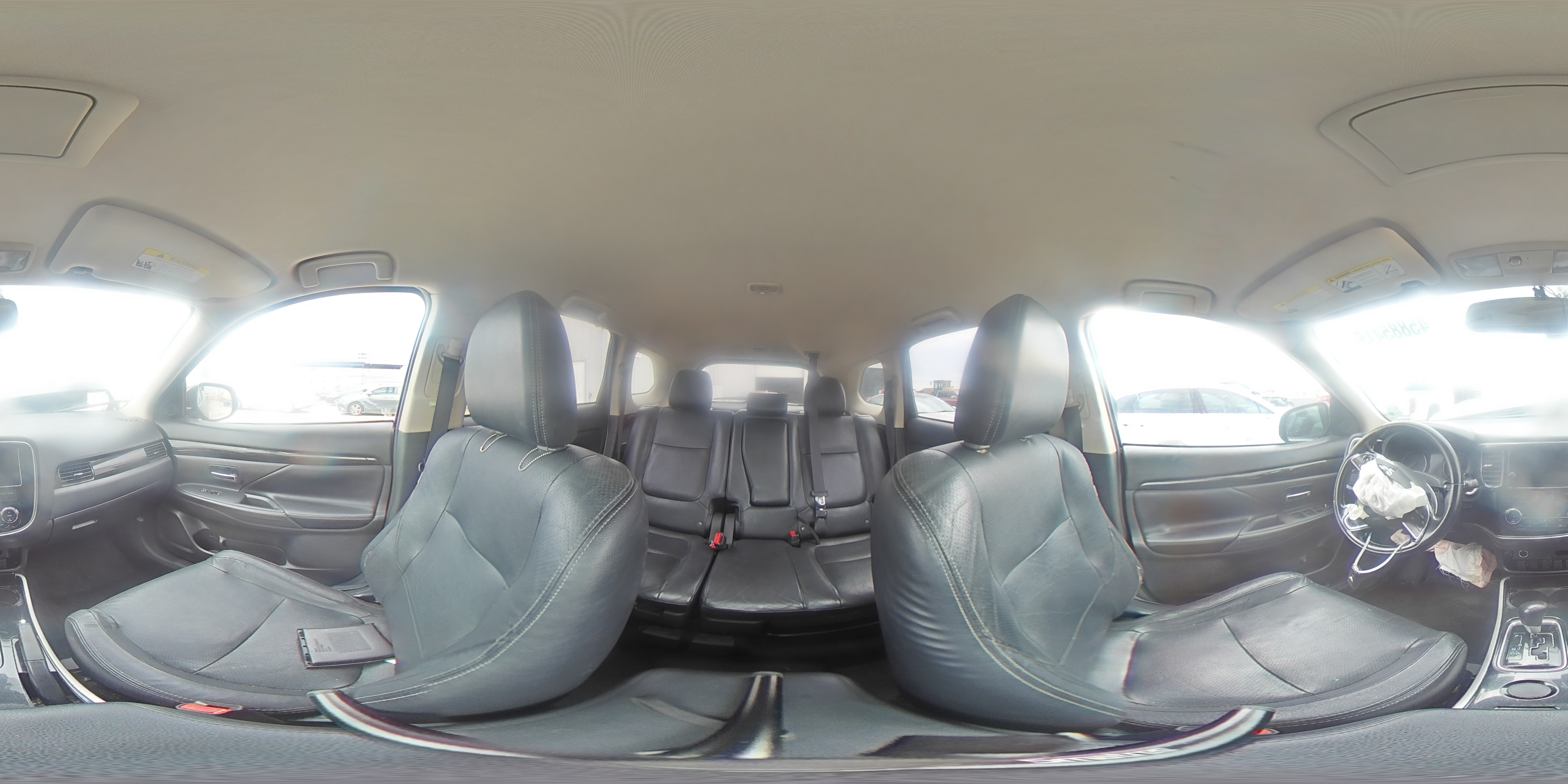 2017 Mitsubishi Outlander - Image 15