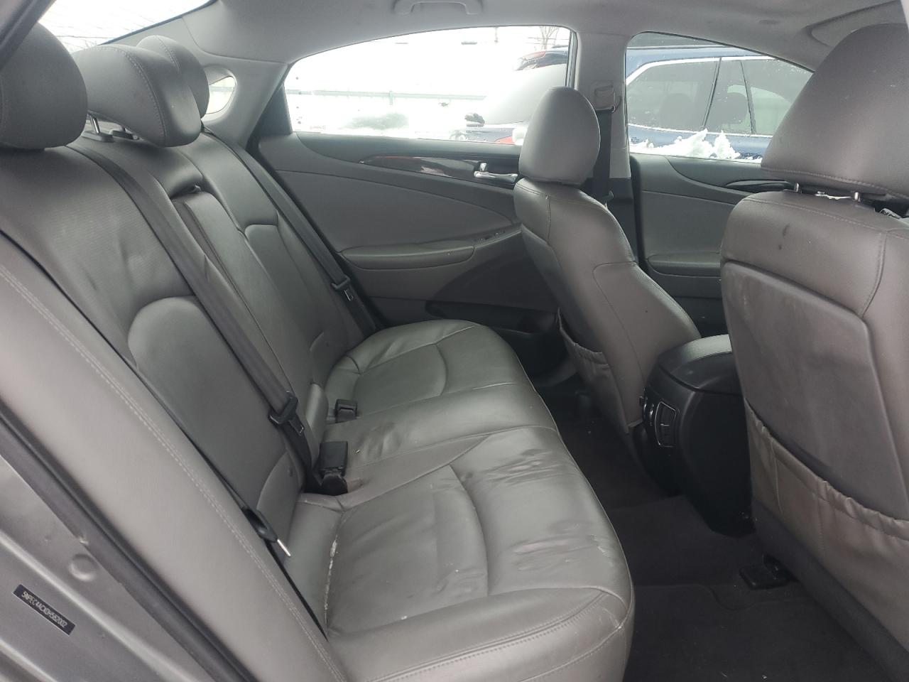 2013 Hyundai Sonata - Image 10