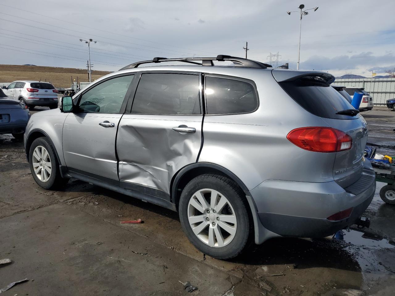 2011 Subaru Tribeca - Image 2