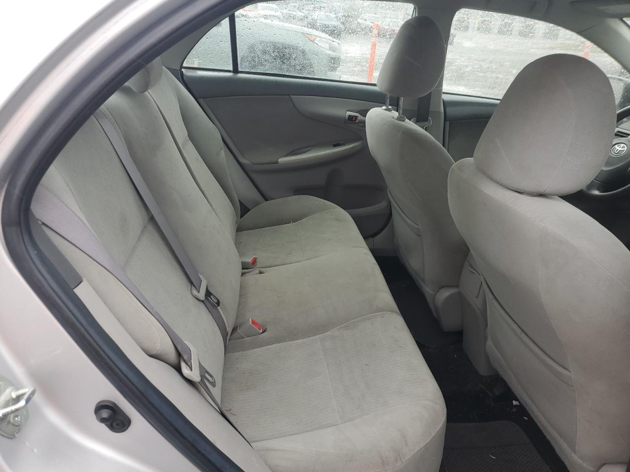 2010 Toyota Corolla - Image 10