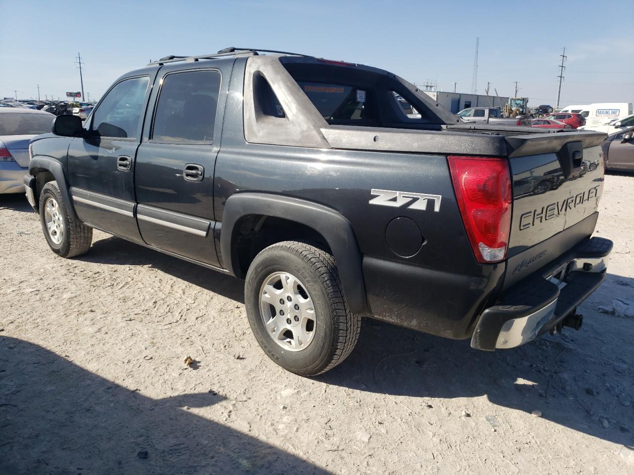 2005 Chevrolet Avalanche - Image 2
