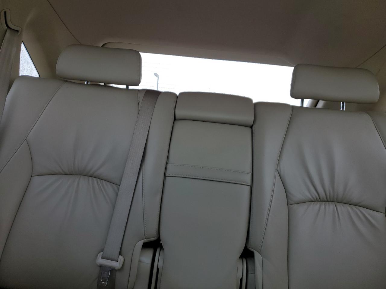 2004 Lexus RX - Image 10