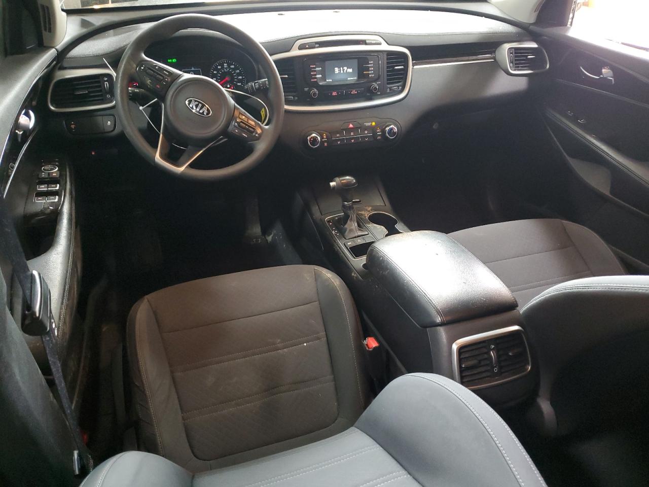 2017 Kia Sorento - Image 8