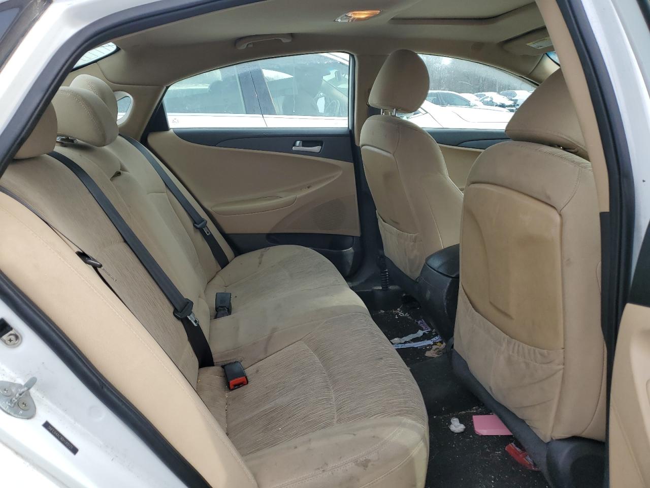 2011 Hyundai Sonata - Image 10