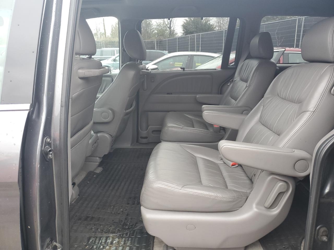2010 Honda Odyssey - Image 11