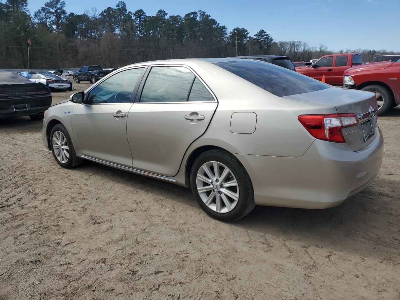 2014 Toyota Camry - Image 2
