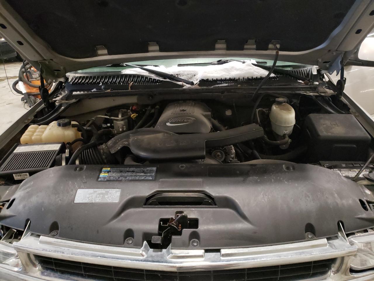 2004 Chevrolet Tahoe - Image 12