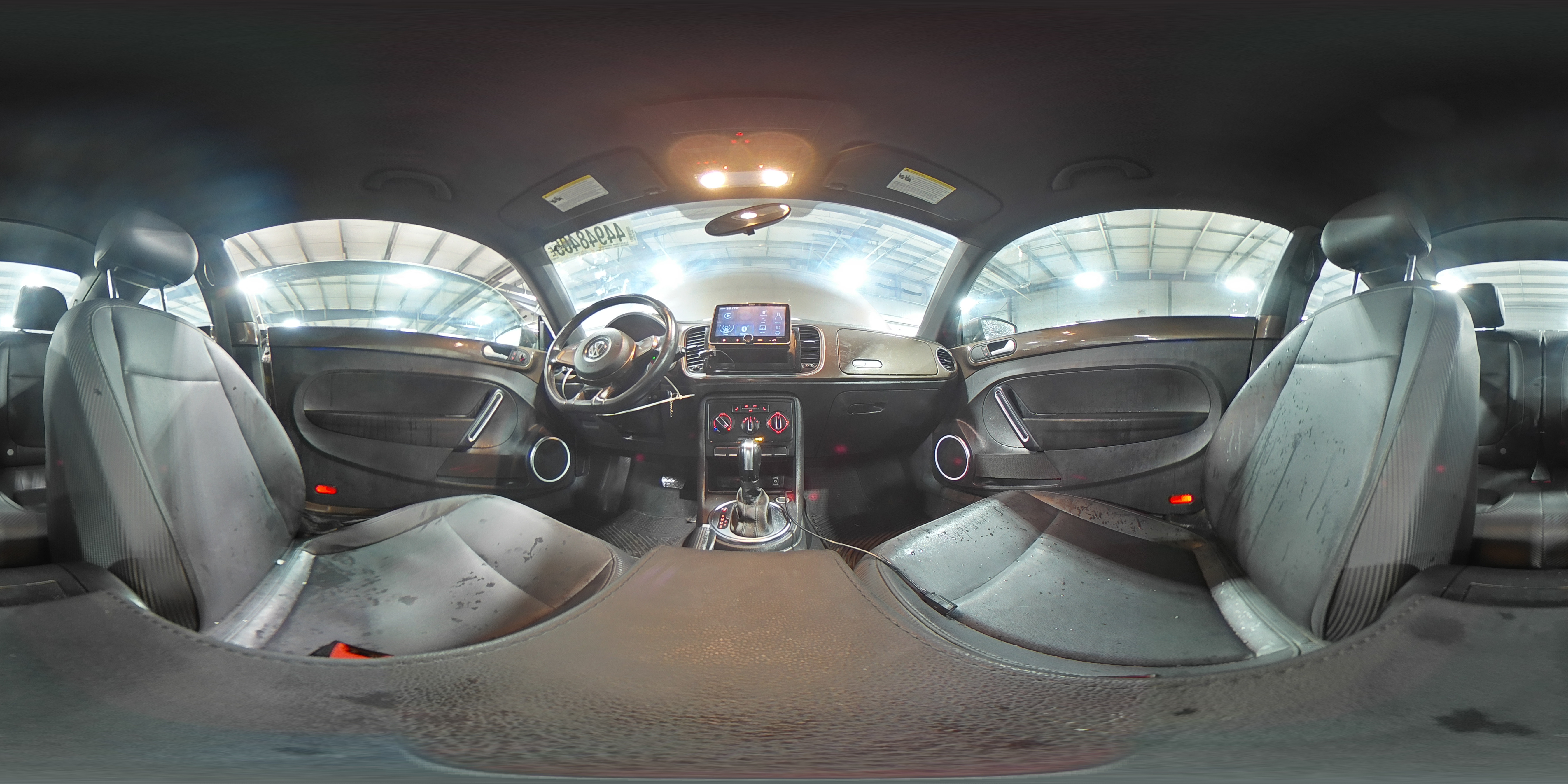 2013 Volkswagen Beetle - Image 14