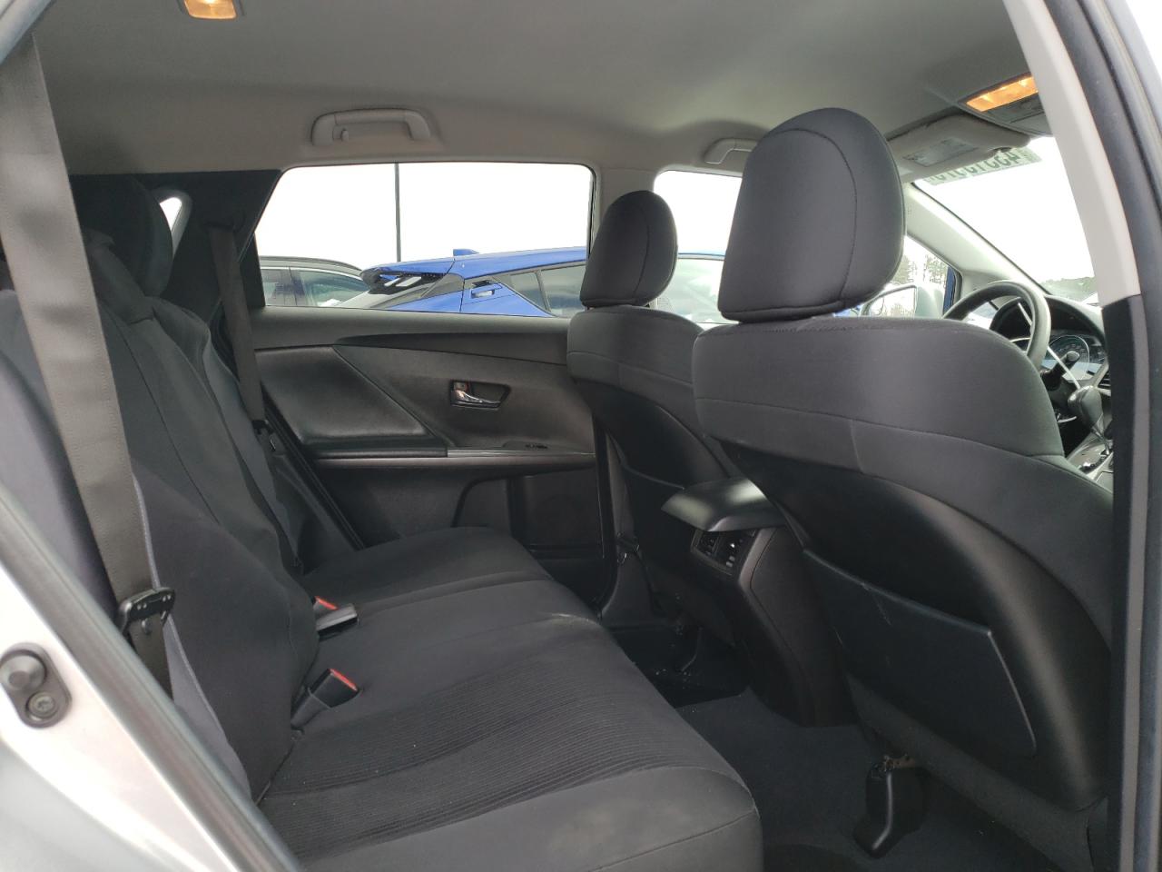 2015 Toyota Venza - Image 11