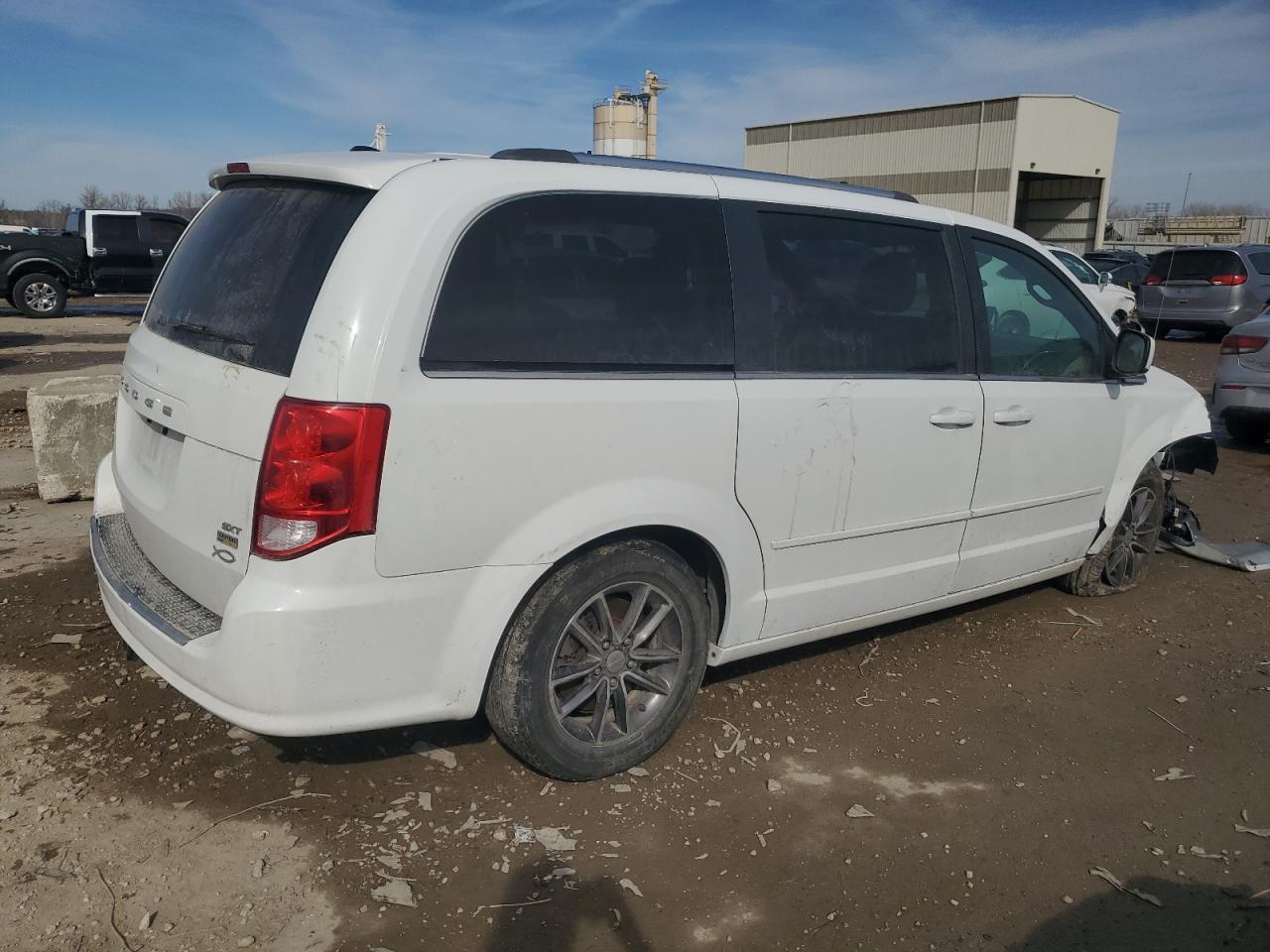 2017 Dodge Caravan - Image 3
