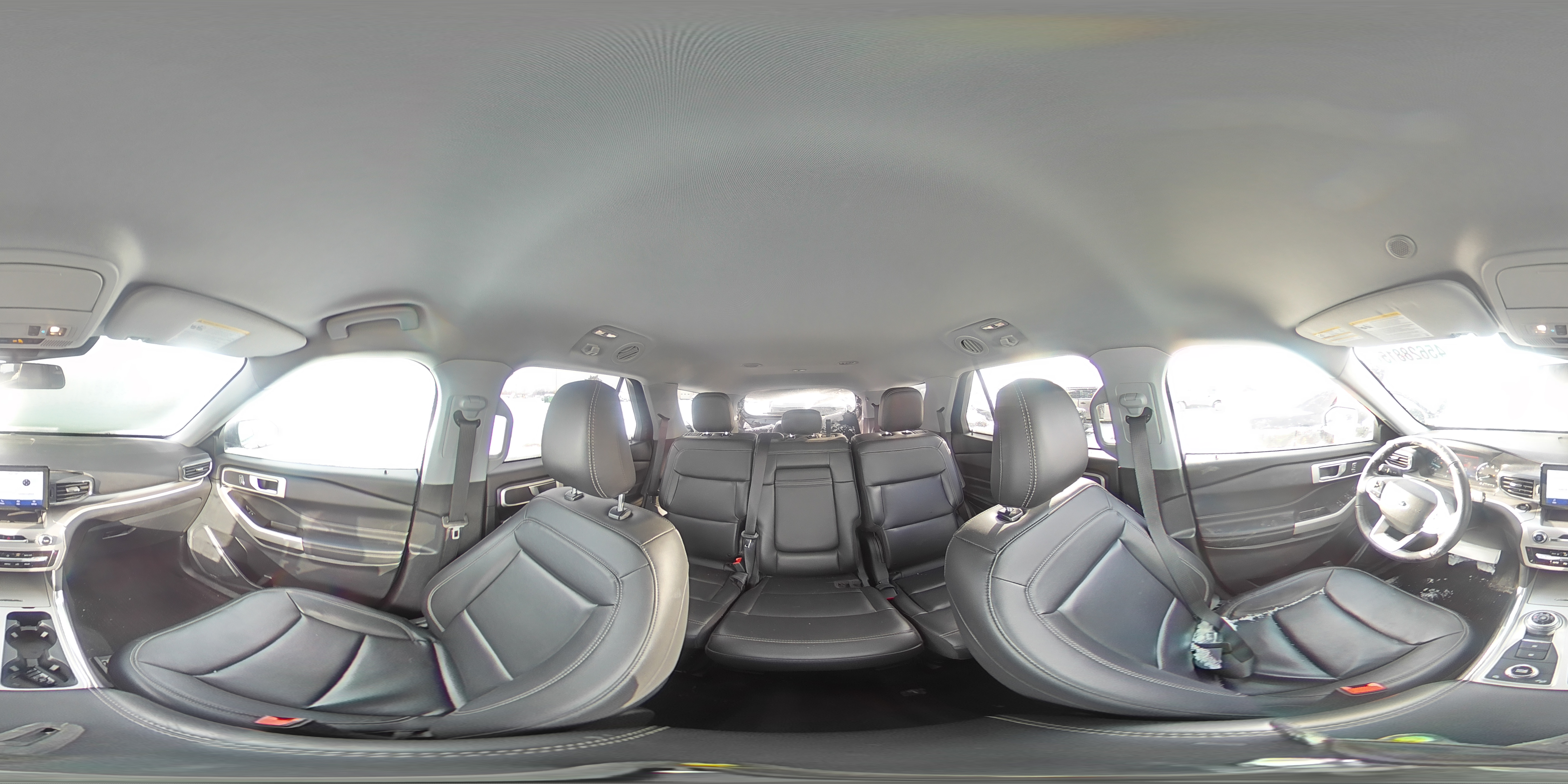 2022 Ford Explorer - Image 13