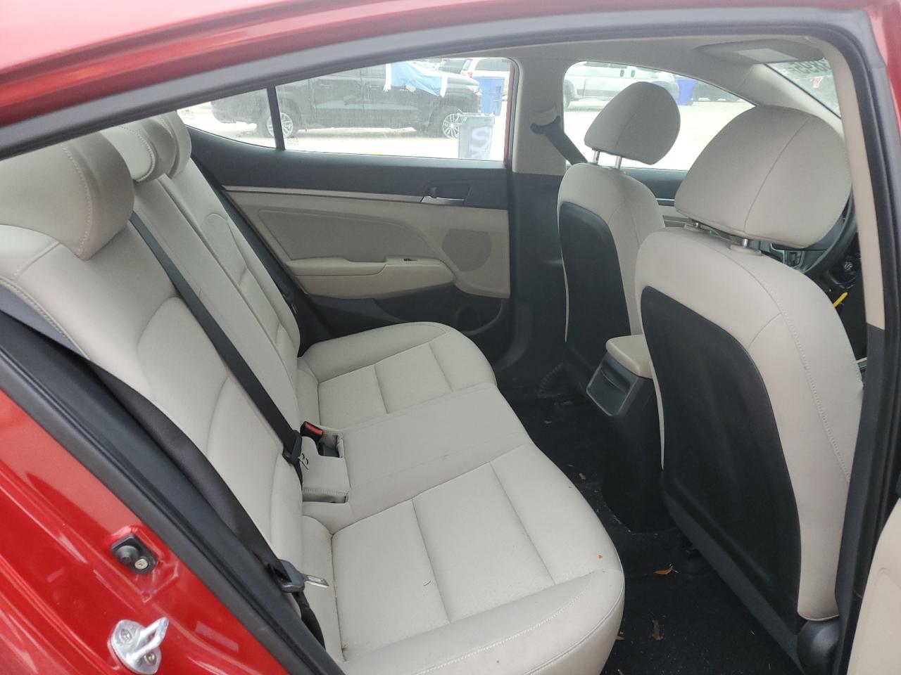 2017 Hyundai Elantra - Image 10