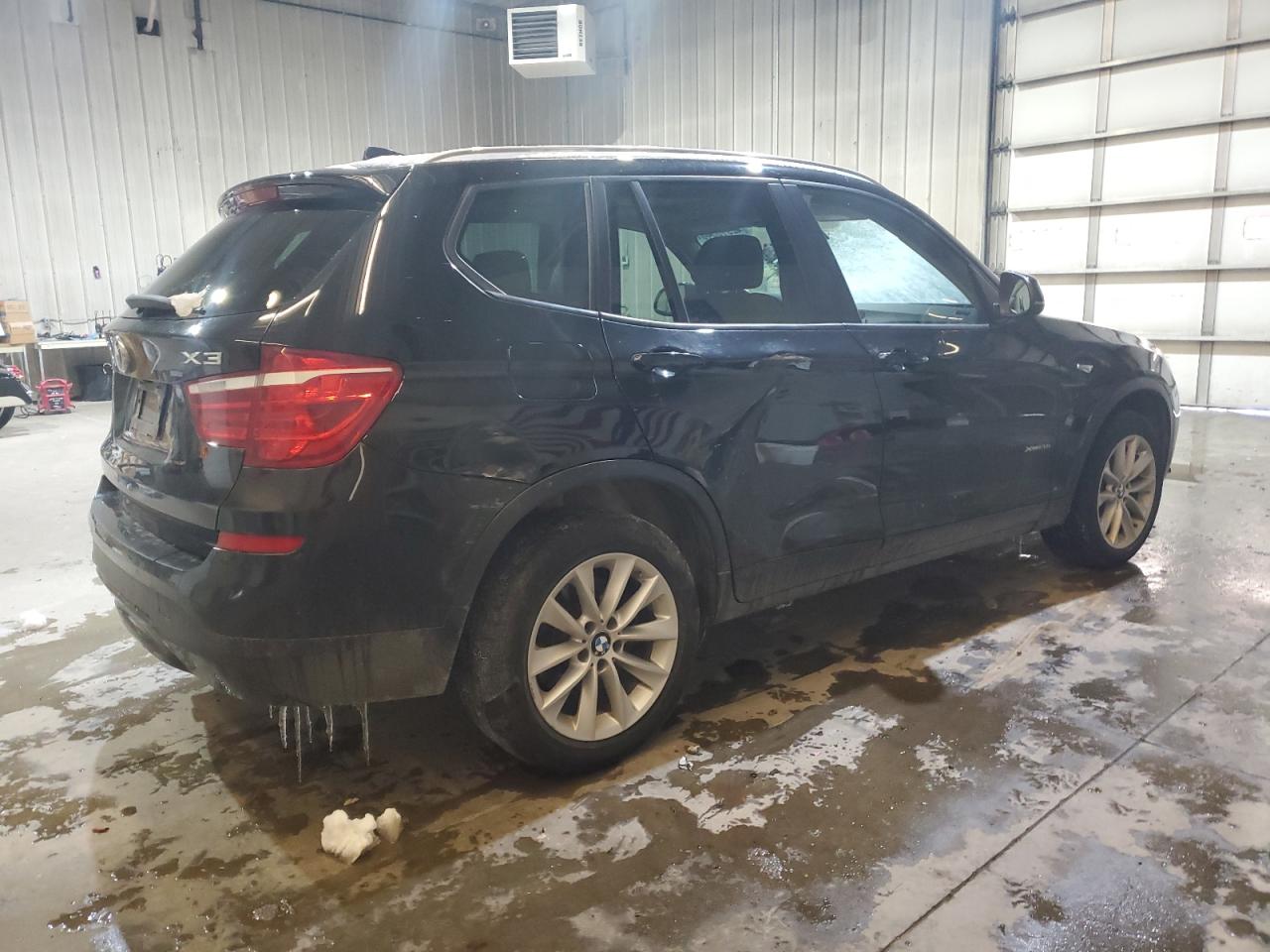 5UXWX9C31H0W68030 BMW X3 2017. Фото: 2