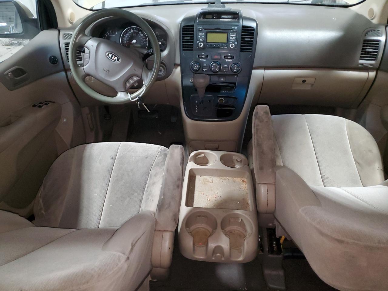 2010 Kia Sedona - Image 8