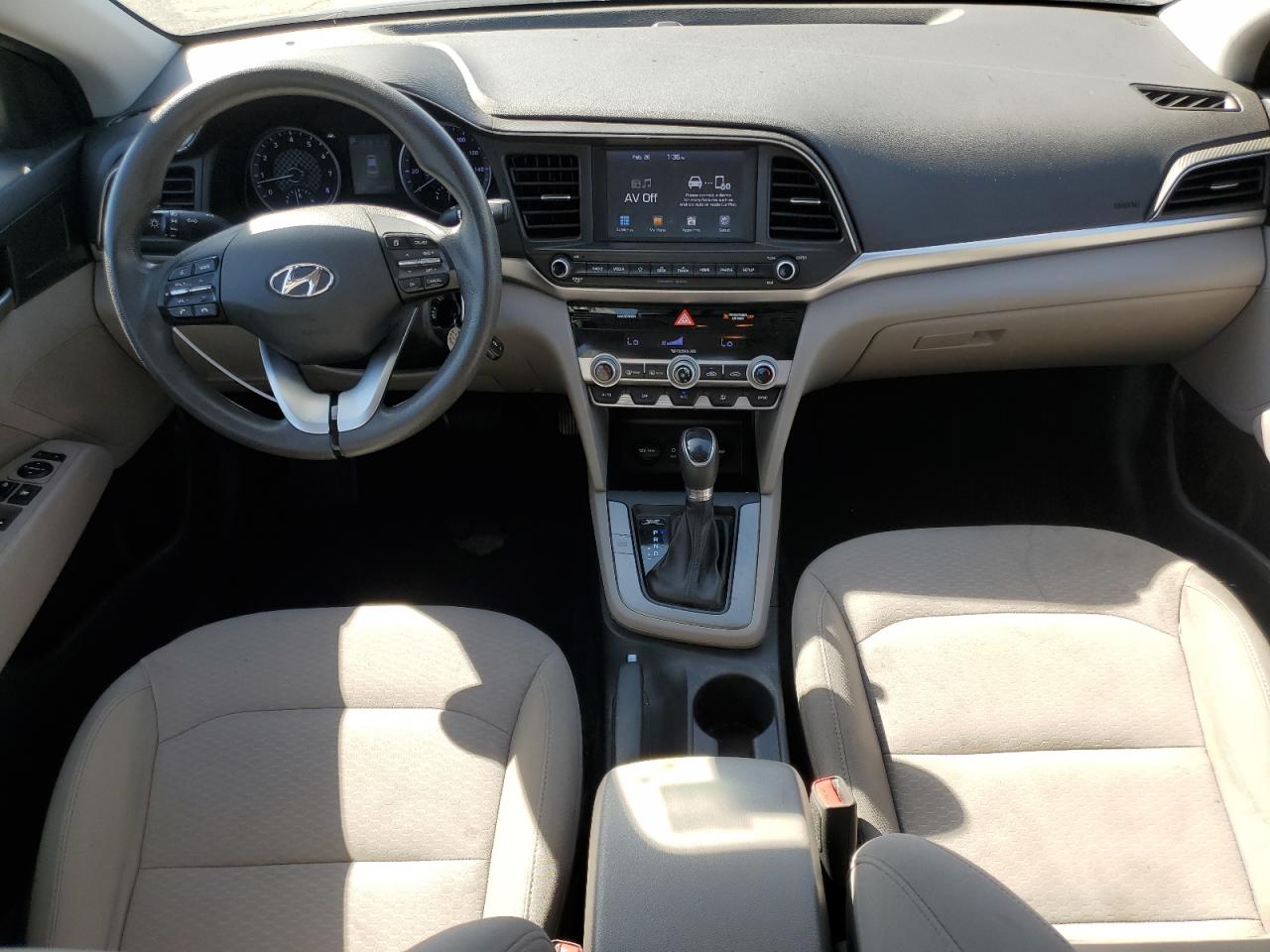 2020 Hyundai Elantra - Image 8