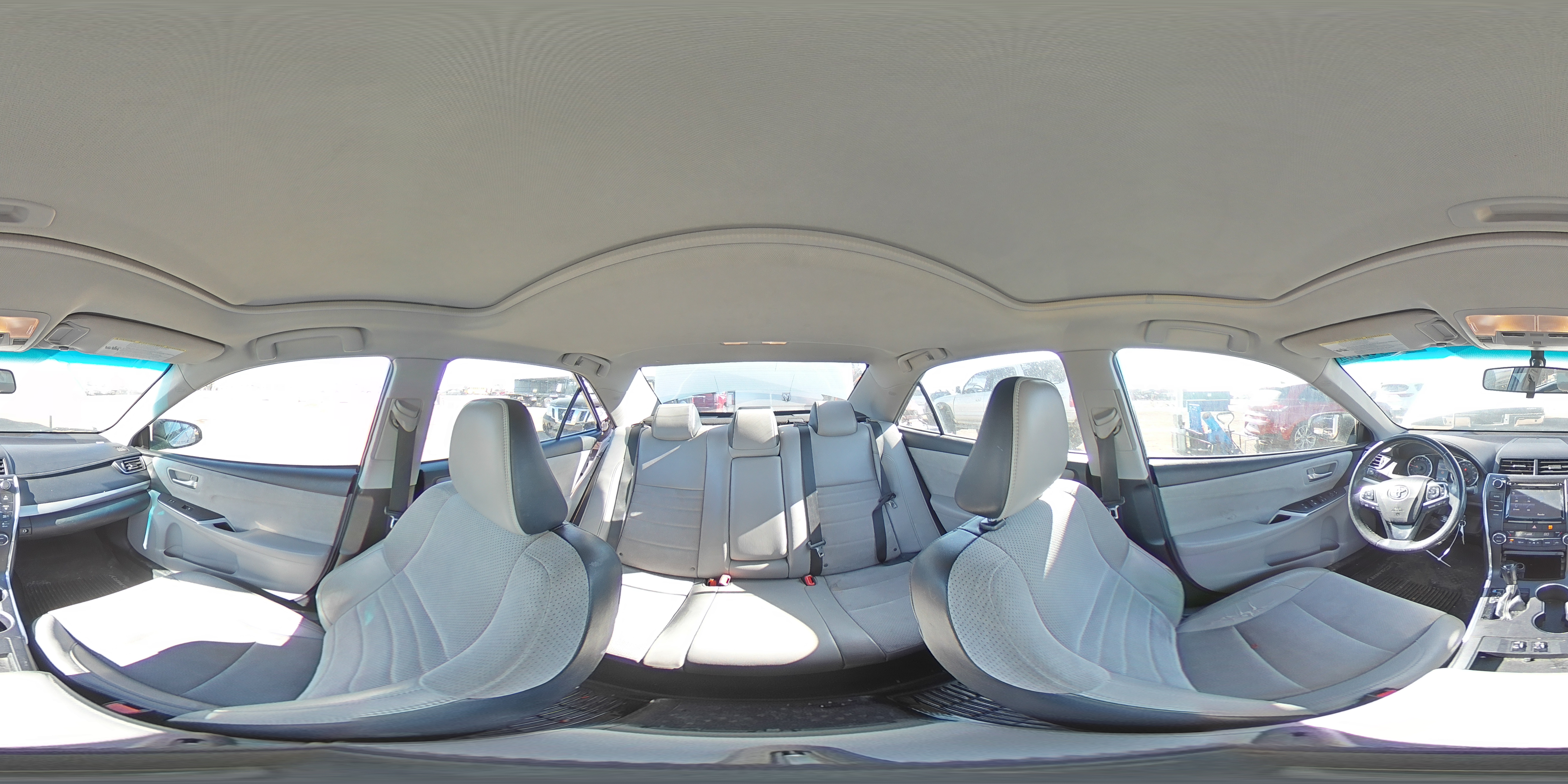 2015 Toyota Camry - Image 13