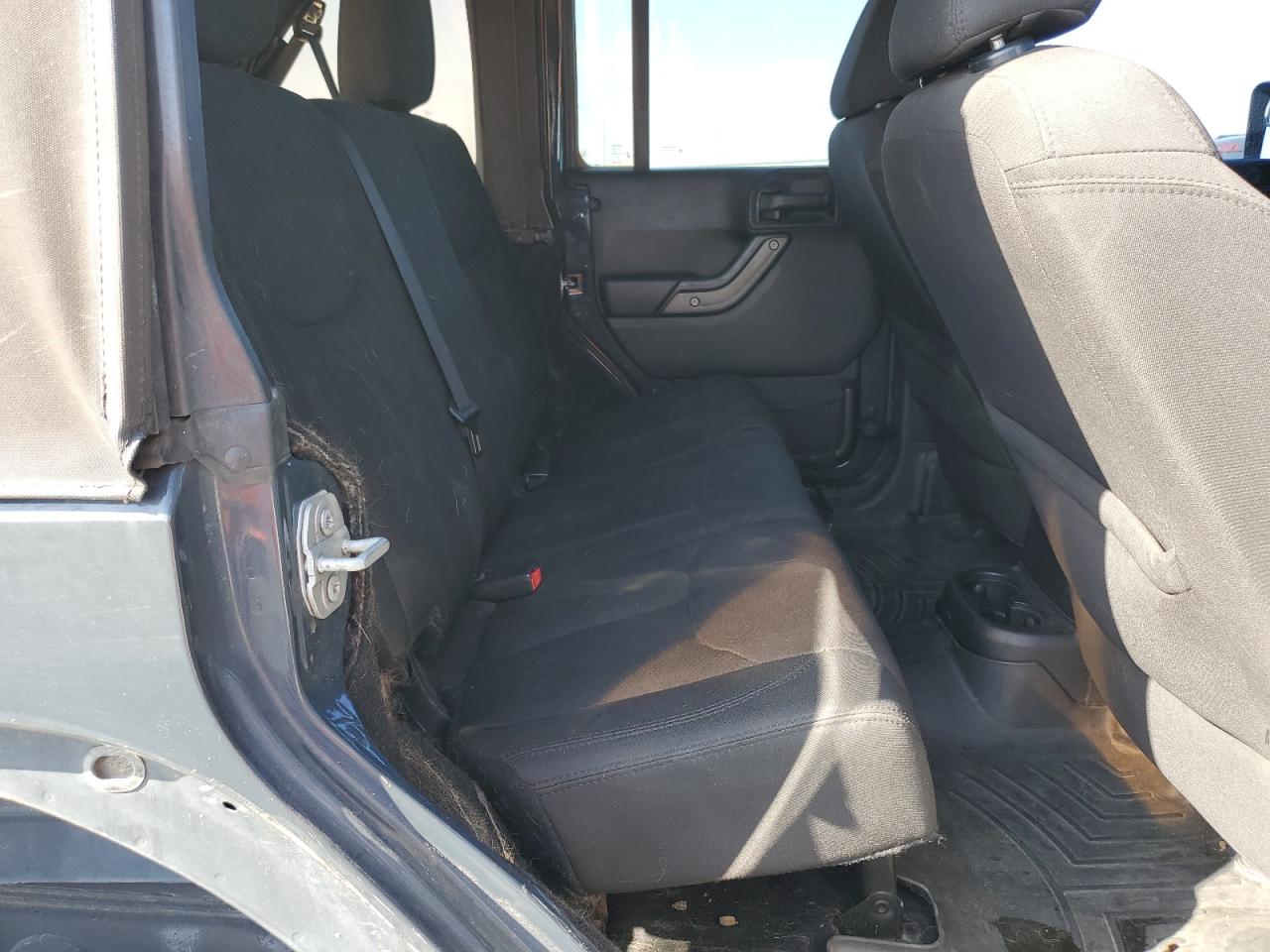 2016 Jeep Wrangler - Image 10